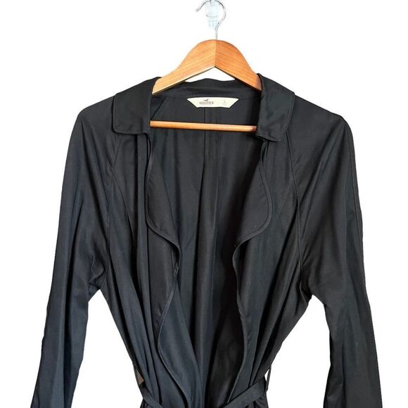 Hollister black drape belted coat. Size large‎ - Picture 2 of 11
